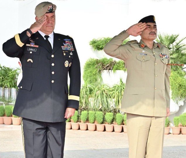TelegraphPak's tweet image. #BREAKING

Pakistan&apos;s COAS, Field Marshal Asim Munir meets U.S. Armed Forces and PLA Generals in less than 48 hours.