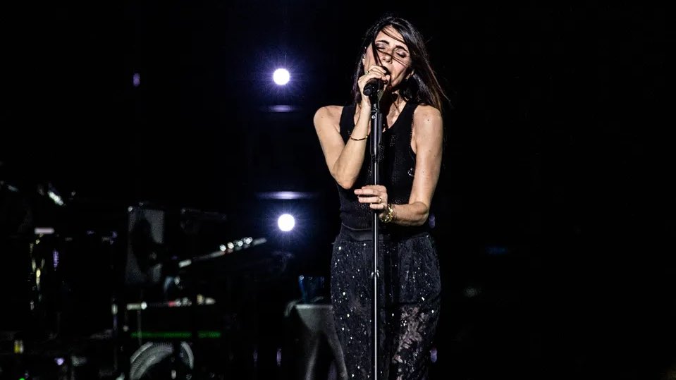ansianellevene's tweet image. comunque ringraziamo gli articoli anche per queste foto in hd❤️
