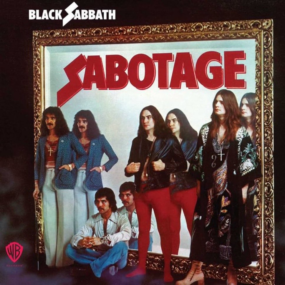 pillolerock's tweet image. il 28 Luglio 1975 i Black Sabbath
pubblicano “Sabotage”,
il loro sesto album e considerato
da molti un disco "cult", per il genere
hard rock e heavy metal.
Il brano “Symptom Of The Universe”,
ha un riff che sembra anticipare
il sound thrash metal che
i Metallica avrebbero…