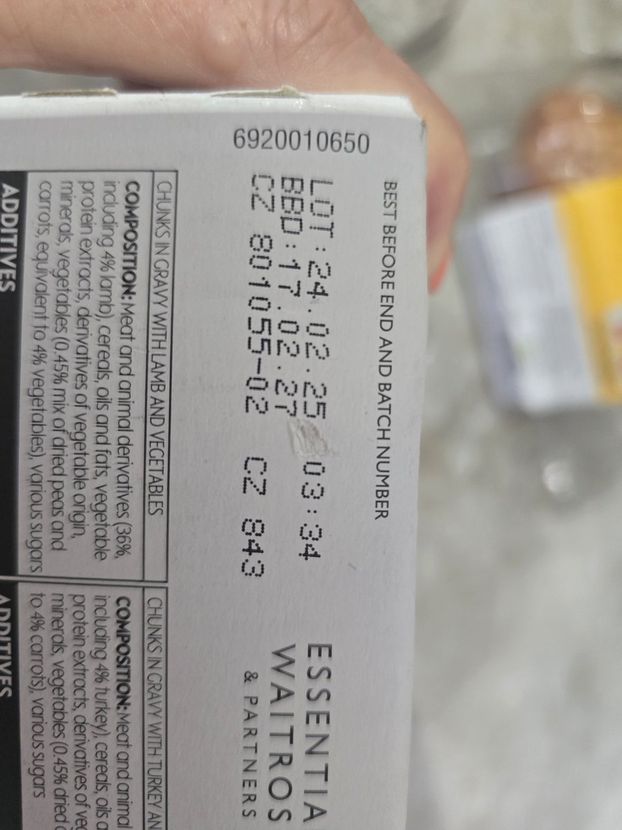 LisaDavis8868's tweet photo. Very disappointed with the box of dog food. Opened a sachet and it stunk of poo.

@waitrose https://t.co/BrB5tEiMe8