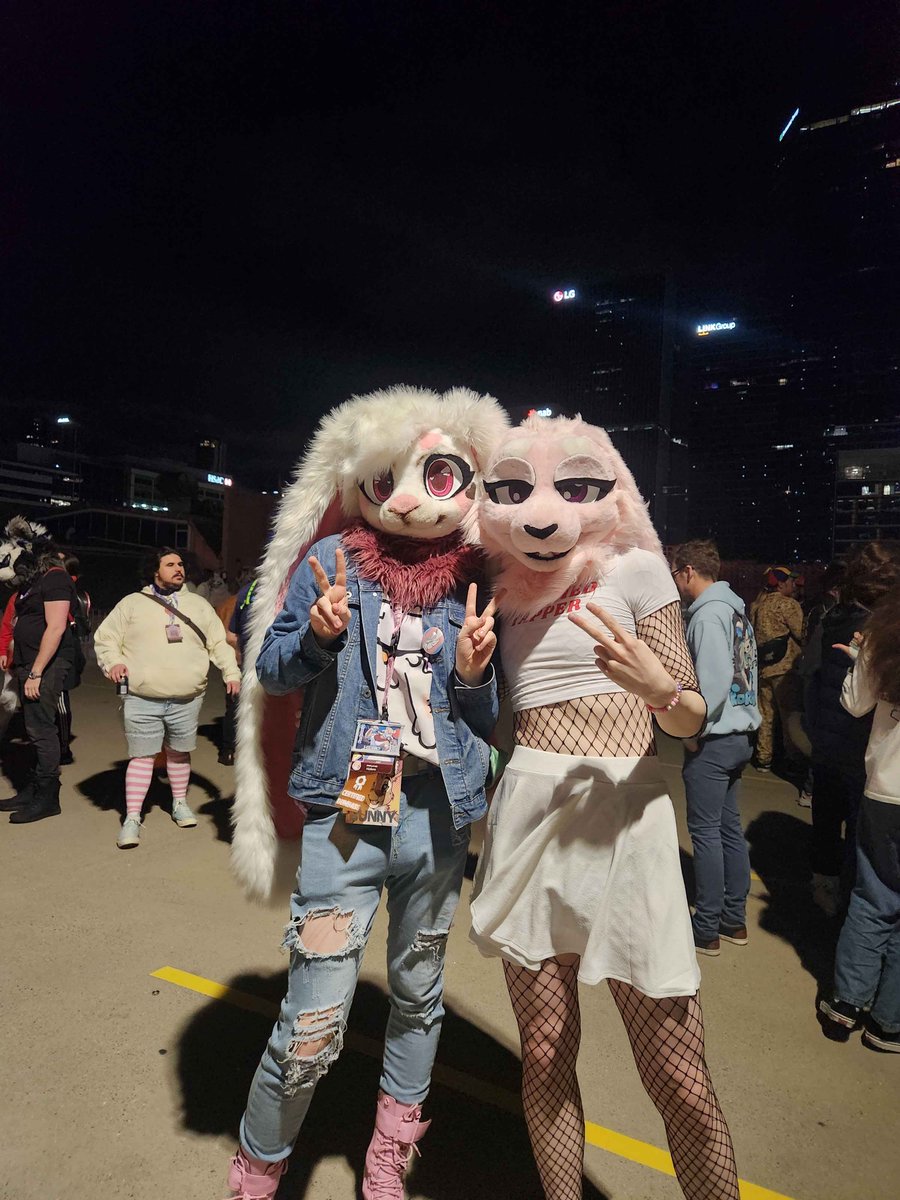 Doppelgangers for life (can you guess which one who is?)

🐇: <a href="/HopperHops_/">Hopper</a> 
🪡: <a href="/8Bit_Works/">Eight 👾 Bit</a>  

🐇: <a href="/hidero_uwu/">Hidero The Bunny 🐇🏳️‍⚧️</a>  (myself)
🪡: <a href="/KikiChaosC/">Kiki Chaos Creations (Offline on Holliday)</a>