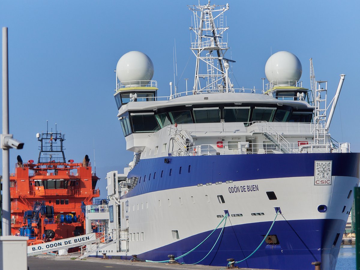 CSIC (@csic) on Twitter photo 🚢 El buque oceanográfico Odón de Buen del <a href="/IEOoceanografia/">Instituto Español de Oceanografía (IEO-CSIC)</a> (#CSIC), el más avanzado de la flota española, visitó por primera vez Canarias el fin de semana
🌊 Más de 300 personas pudieron conocer el buque antes de su campaña en aguas canarias
➡️tiny.cc/cvdq001 🚢 El buque oceanográfico Odón de Buen del <a href="/IEOoceanografia/">Instituto Español de Oceanografía (IEO-CSIC)</a> (#CSIC), el más avanzado de la flota española, visitó por primera vez Canarias el fin de semana
🌊 Más de 300 personas pudieron conocer el buque antes de su campaña en aguas canarias
➡️tiny.cc/cvdq001