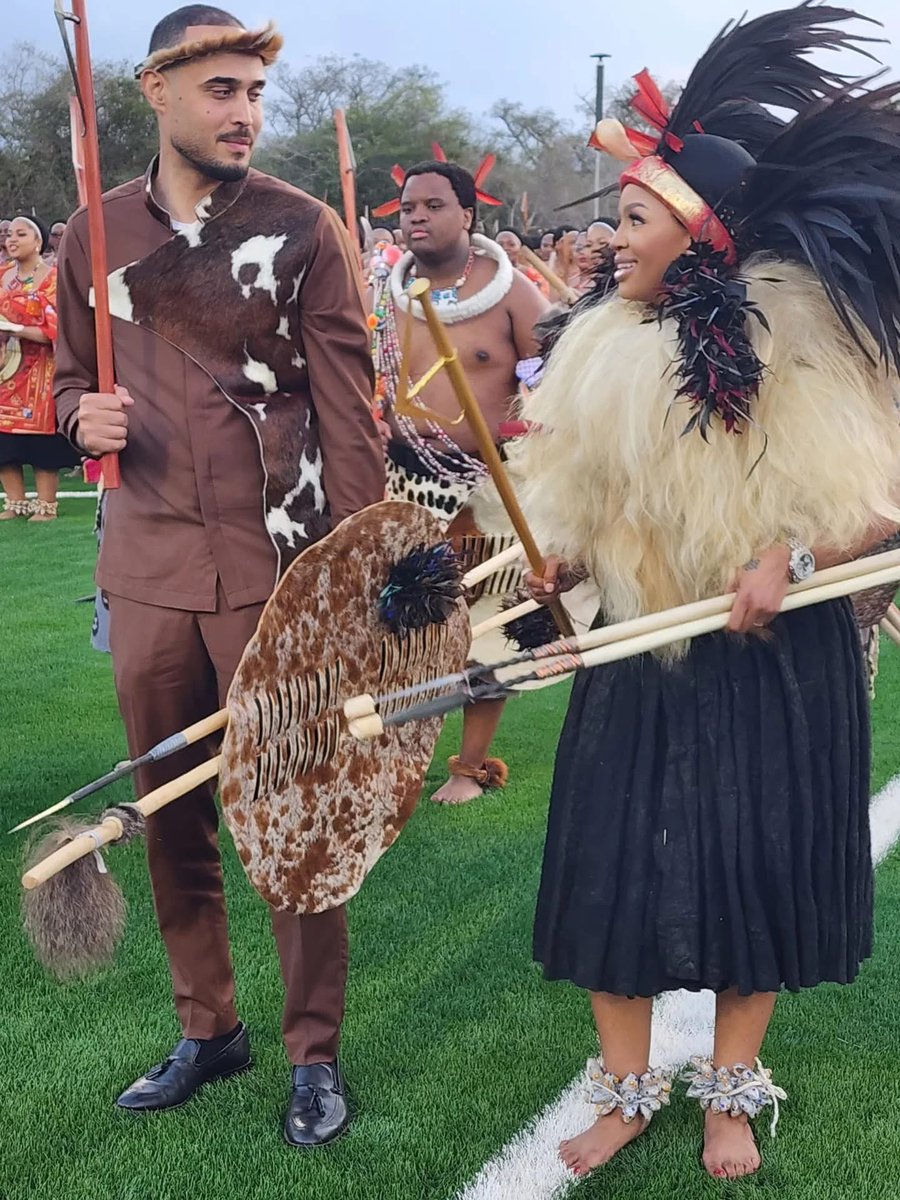 mozinforma's tweet image. ‼️ PRINCESA DE ESWATINI UNE-SE EM MATRIMÓNIO COM MOÇAMBICANO YASSIN NUNES
A princesa Sibahle, uma das filhas do rei Mswati III, soberano de Eswatini (antiga Suazilândia), selou este fim de semana no distrito de Matutuine, província de Maputo, a sua união tradicional com o…