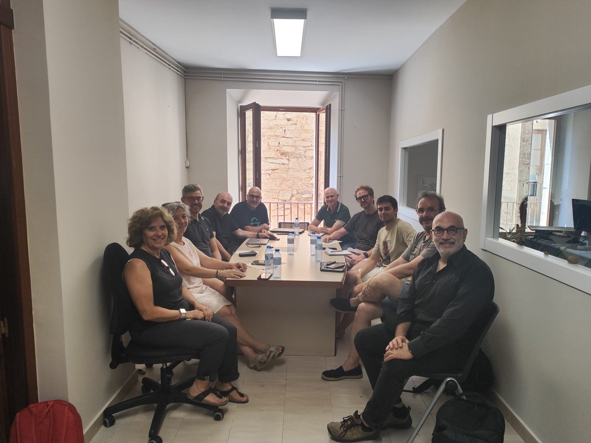 Fa uns dies, en el marc del Festival Galacticat, vam participar en la trobada de festivals i mostres de cinema de Ponent amb l’objectiu de sumar forces per potenciar l’audiovisual lleidatà i català a través dels festivals i mostres de cinema.