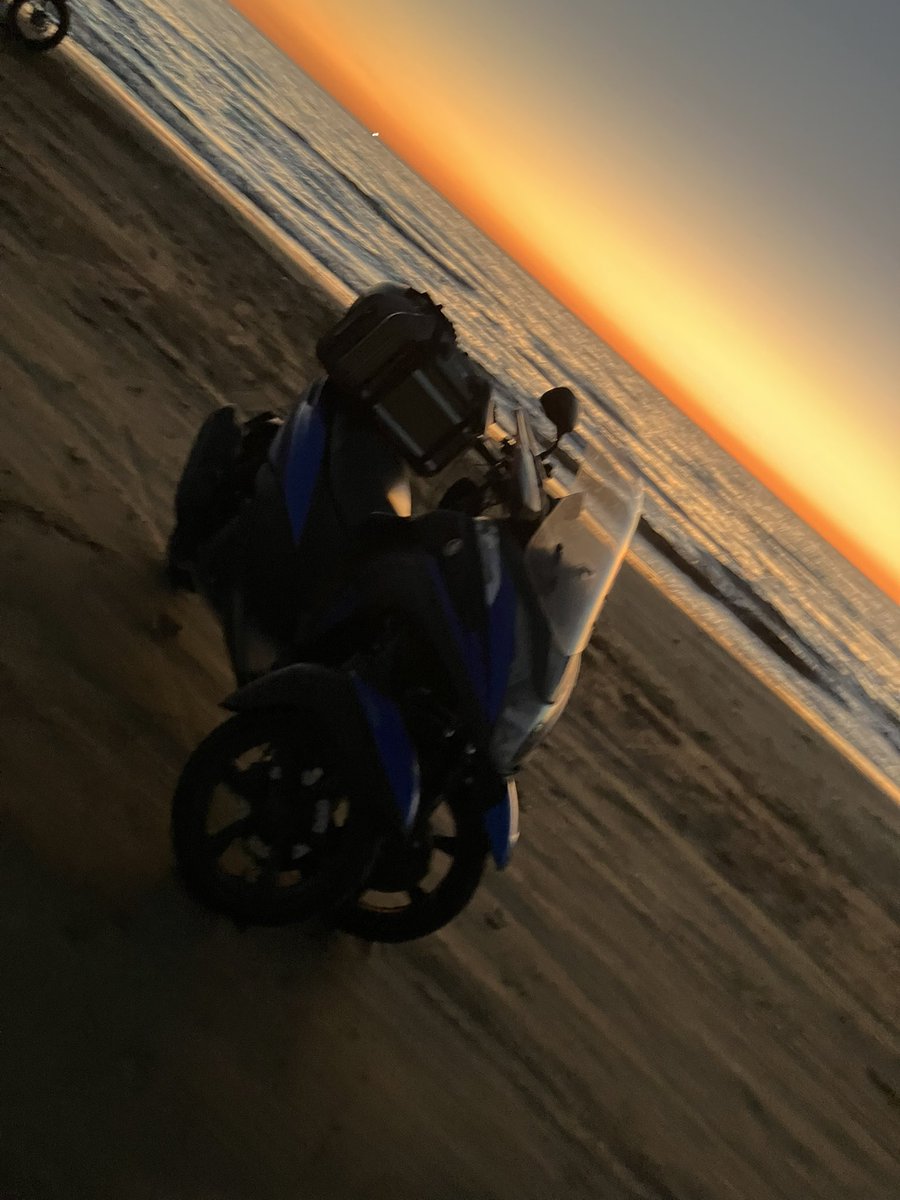 matsugha's tweet image. イマココ…日暮れ寸前で #千里浜なぎさドライブウェイ …
 mixi.social/@MaCH_3/posts/…