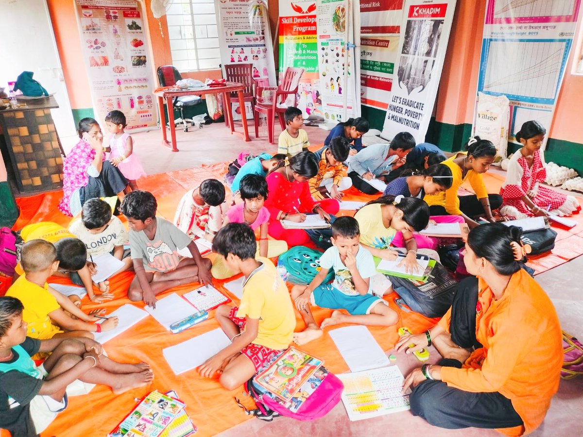 SahayataFounda2's tweet photo. #SDG4; #EnglishLanguageSkill development initiatives for #underprivileged children, aim is to provide #quality education to enable #Reading #writing #speaking English for a #better tomorrow. https://t.co/OLYGzBsodo