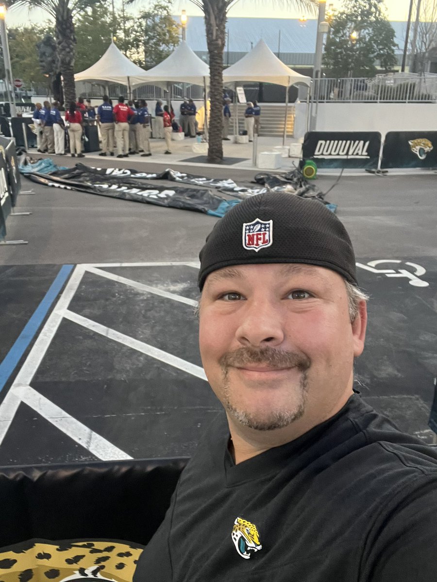JagsMegaFan's tweet image. Camp time!!! Another day out here to watch my team evolve into a Super Bowl team.