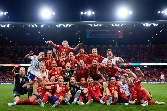 El Sevillista (@elsevillistacom) on Twitter photo 📈 Se perdió el título, pero se ganó en repercusión mediática con unas audiencias históricas
#️⃣ #SevillaFC #TDSDeporte #WEURO2025 #SevillaFCFem #JugarLucharYGanar
✍🏼 <a href="/Pasion_SFC_/">Pasión Roja y Blanca ⚪🔴</a>
🔗 elsevillista.es/2025/07/se-per… 📈 Se perdió el título, pero se ganó en repercusión mediática con unas audiencias históricas
#️⃣ #SevillaFC #TDSDeporte #WEURO2025 #SevillaFCFem #JugarLucharYGanar
✍🏼 <a href="/Pasion_SFC_/">Pasión Roja y Blanca ⚪🔴</a>
🔗 elsevillista.es/2025/07/se-per…