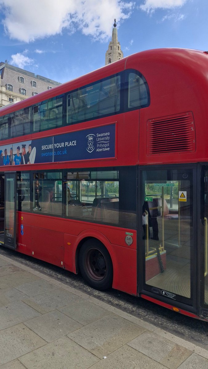 Vielleicht sollte die <a href="/unitrier/">unitrier</a>  auf Berliner Bussen Werbung schalten?