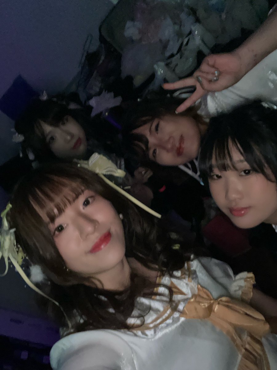 eule_etd's tweet image. words cannot describe how grateful i am to have been on this journey for the last 7 years.
my heart is so full of love for étude, and thankful to those who’ve helped us along the way.

and lastly, thank YOU for supporting us; we couldn’t have come this far without it 💛