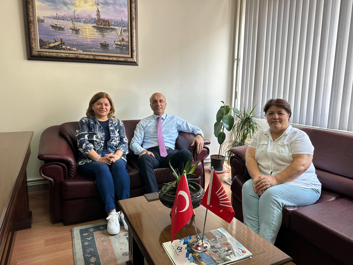 gencaskn's tweet image. Kadın Kolları MYK üyemiz Sn.Aysel Döner ve Kadın Kolları İl Başkanımız Sn.Hatice Molu’yu misafir ettik.Güncel gelişmeler üzerine karşılıklı fikir alışverişinde bulunduk.Nazik ziyaretleri için teşekkür ediyoruz kendilerine.