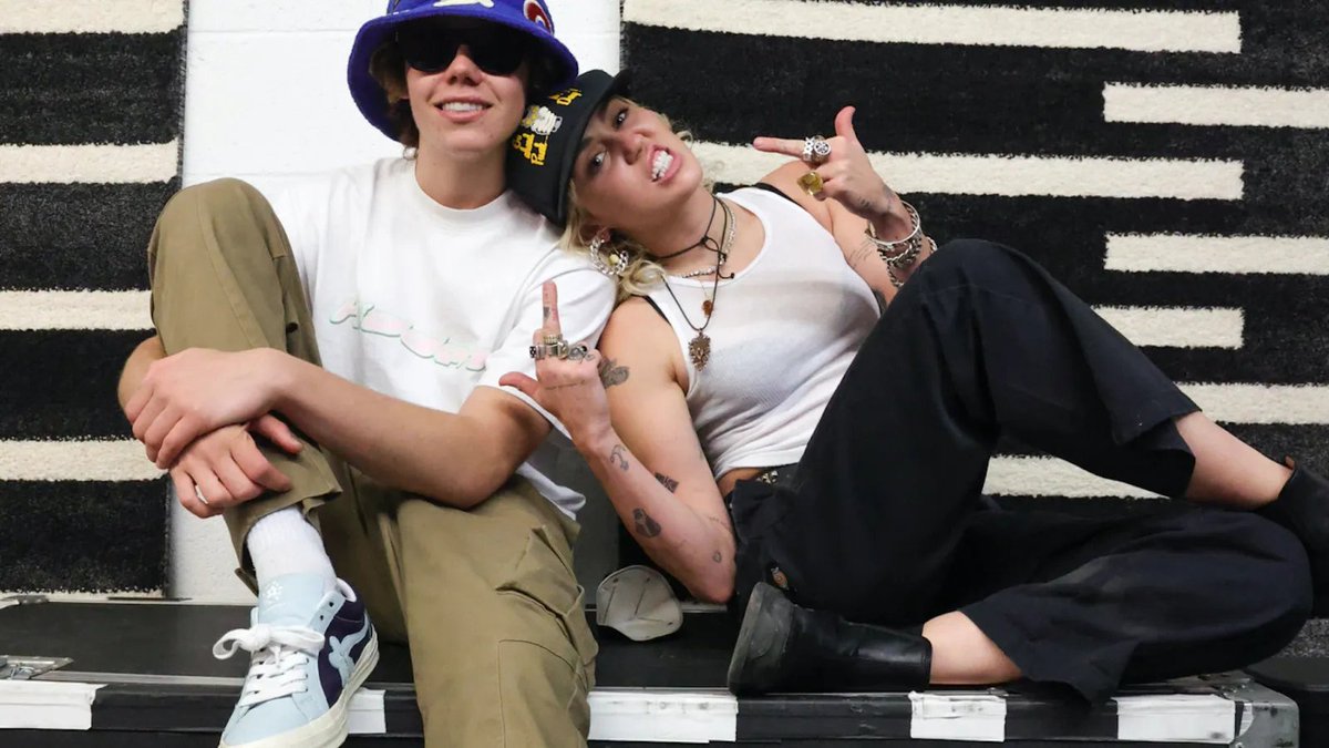 TheBeat97ABJ's tweet image. #MiddayShowAbj w. @Thrillnonstop

#Np &quot;Without You (Remix)&quot; The Kid Laroi &amp;amp; Miley Cyrus

#Midweek Listen Live: thebeat97.fm/listen-live