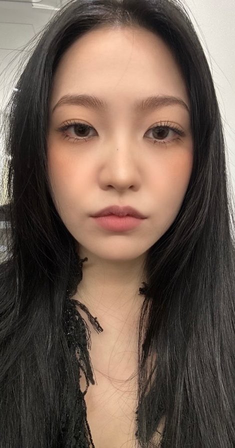 yerivese's tweet image. she can do both, cutie and hottie!! 🥰❤️‍🔥