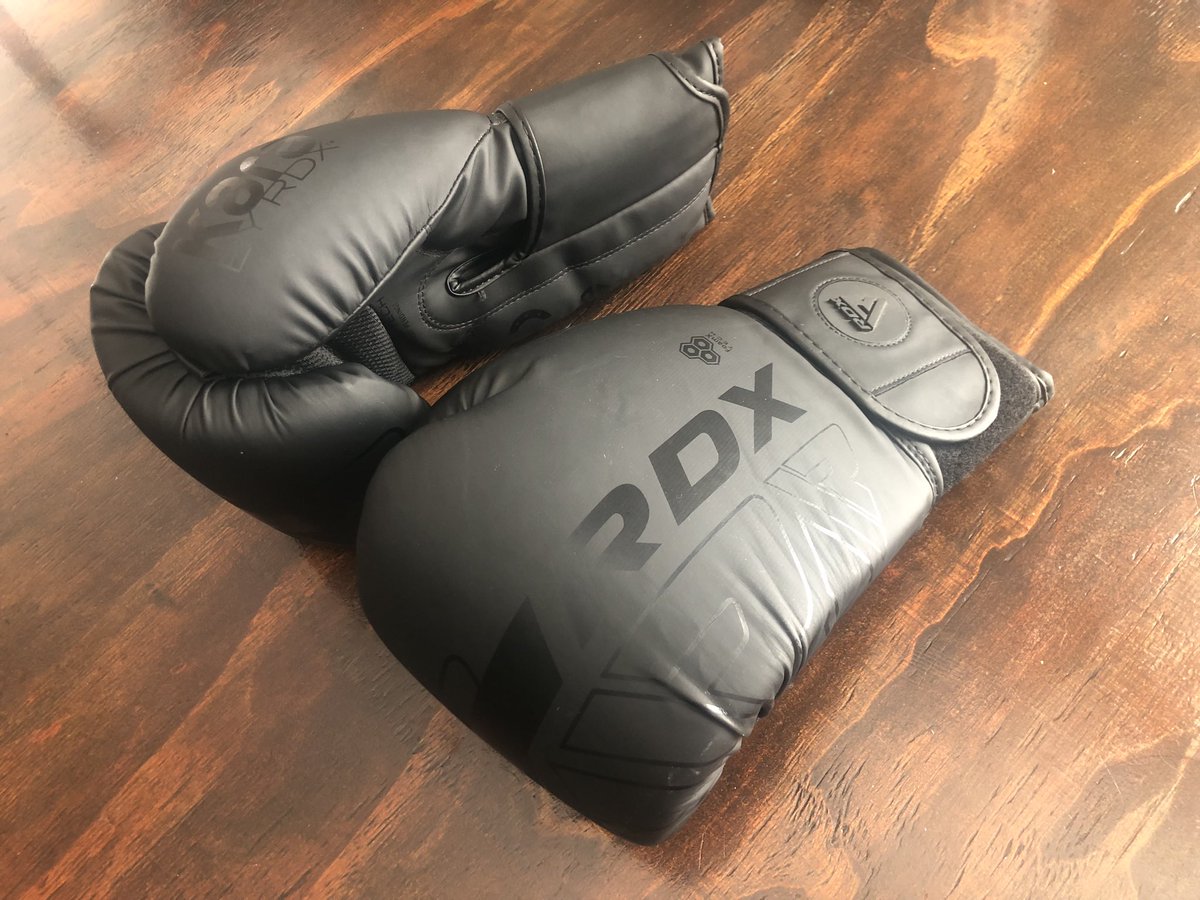 lukevanin's tweet image. My wife bought me a present.  🥰 

These are on discount from sportsman’s warehouse for R600 (normal price is R800).