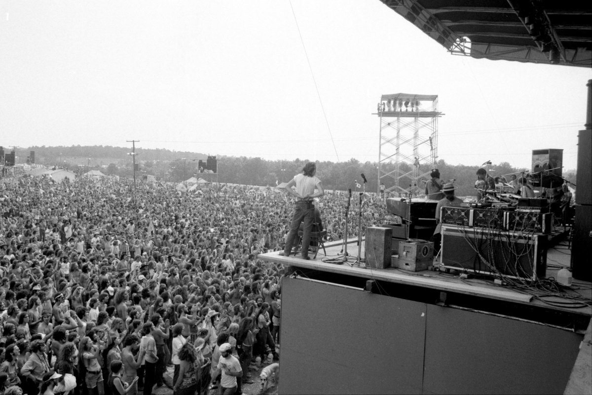 Frances21272855's tweet image. Il 28 Luglio del 1973 una folla di 600.000 persone riempì la “Watkins Glen Grand Prix Raceway", alla periferia di Watkins Glen, nello stato di New York, per assistere al "Summer Jam"
#28luglio #almanaccomercury