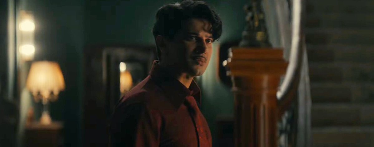 THEPANIPURI's tweet image. #KaanthaTeaser : “When Legacy Becomes War”🔥🔥

👉In #Kaantha, ego, love, art, and emotion collide in a towering confrontation between two artistic giants.

👉#DulquerSalmaan commands the screen as Chandran, delivering a powerhouse performance that captures the fiery ambition and…