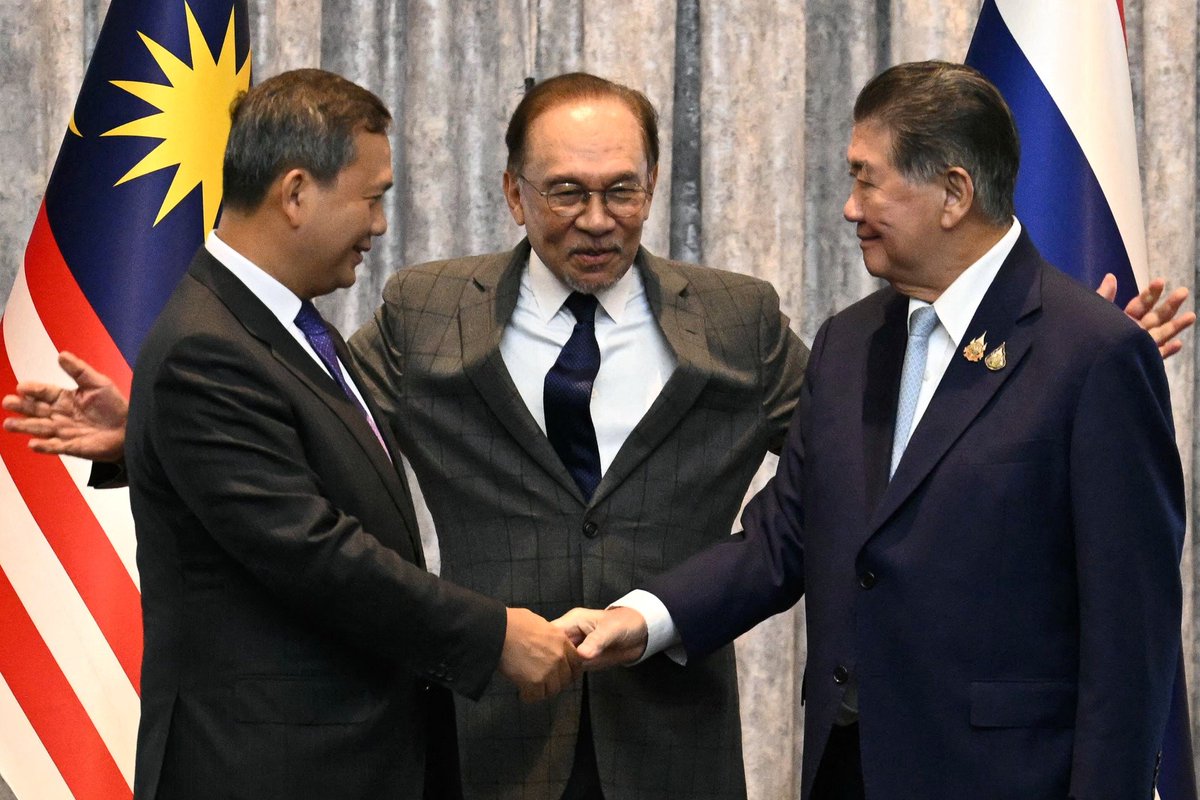 Thailand and Cambodia reached a swift ceasefire under ASEAN's mediation!
Congrats to the people of both countries!
Thanks to ASEAN, and special thanks to Malaysia! 
🇹🇭❤️🇰🇭❤️🇲🇾❤️🕊
