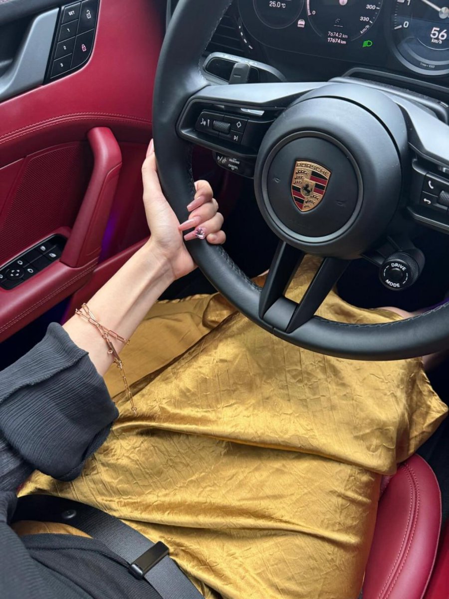 The scenery that belongs to you is never missed; the scenery that does not belong to you is always just passing by 🙂