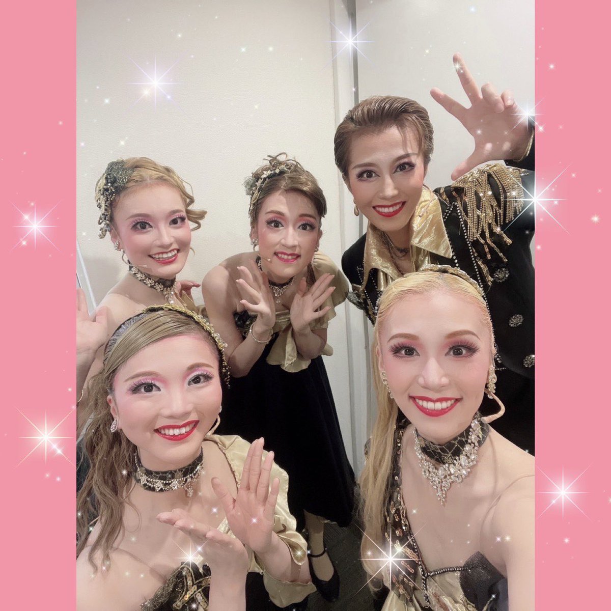 椿チームPrecious Stones公演、千穐楽を終えることが出来ました✨

皆様、夏の暑い中客席から、そしてZaikoでの温かいご声援誠にありがとうございました🌸

#OSK日本歌劇団
#PreciousStones
#椿りょう
#華蓮いろは
#蘭ちさと
#ひより芽依
#桃白透衣