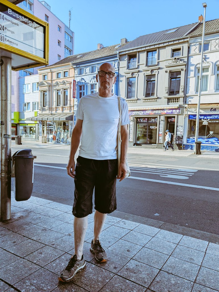 Mal ehrlich: Glaubt wirklich jemand, wenn ich weniger Bürgergeld kriege, zahlt dein Chef dir plötzlich mehr? Oder hast du dann magisch mehr Geld aufm Konto? 
Ernsthaft jetzt?