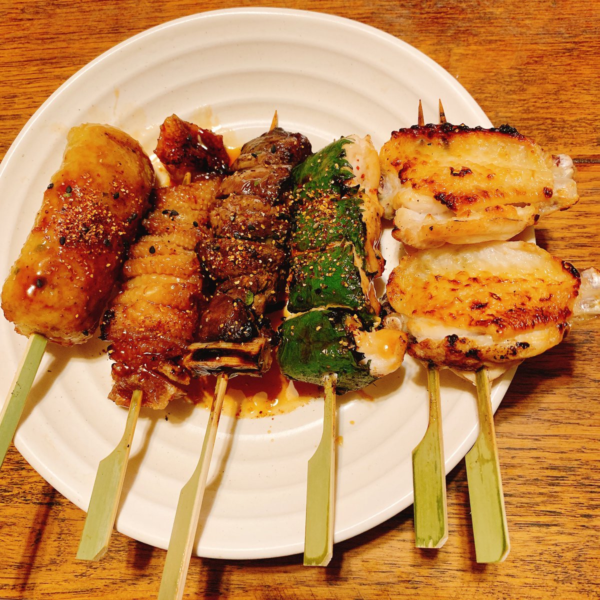 caravelsasaki's tweet image. 晩酌、焼き鳥、美味い🍺😋