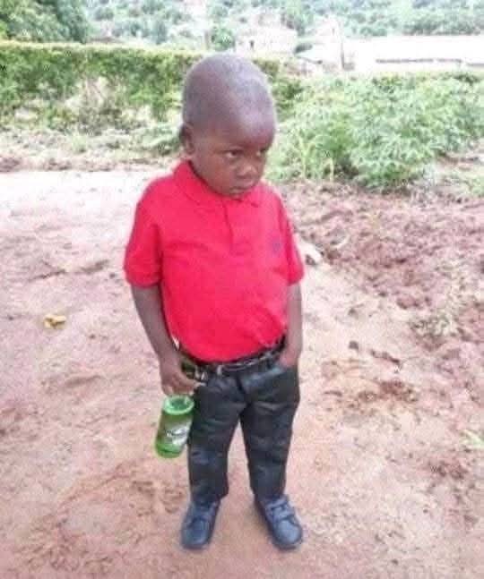 IHENE85834's tweet image. Uziko nibutseko ntamuntu ura posting ifoto yange narimwe 😂😂🤌