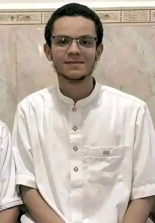 لو خرج محمد أمين بن قداش بلباس الغرب بل بسلسلة كلب لقالوا: هو حر ! .. ولكن لما اختار ثقافة المسلم ..قالوا: هو خطر !