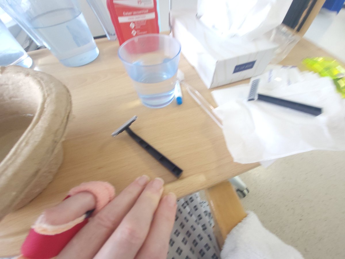 TimmyUk's tweet image. ... shave time again wearing my excellent glasses watching Golf on SkyGo in sideroom in hospital ... ๐ฅ ๐ ๐งโโ๏ธ ๐ฑ ๐ผ ๐คณ ๐ฐ ๐ก ๐