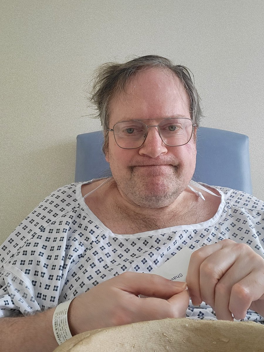 TimmyUk's tweet image. ... shave time again wearing my excellent glasses watching Golf on SkyGo in sideroom in hospital ... ๐ฅ ๐ ๐งโโ๏ธ ๐ฑ ๐ผ ๐คณ ๐ฐ ๐ก ๐