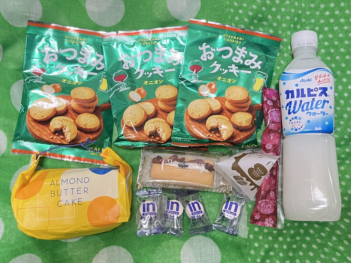 minsmade's tweet image. 御徒町マーケットにご来場・お買い求めくださった皆さま、ありがとうございました🥰🙏✨

じんわりと暑い中、フォロワーさまの皆さまにお越し頂けてとっても嬉しかったです☺️❣️✨
周りの出展者の皆さまも顔馴染みの方が多くて楽しかった☺️🤝🍀
沢山の差し入れやお裾分けもありがとうございました💝🍀