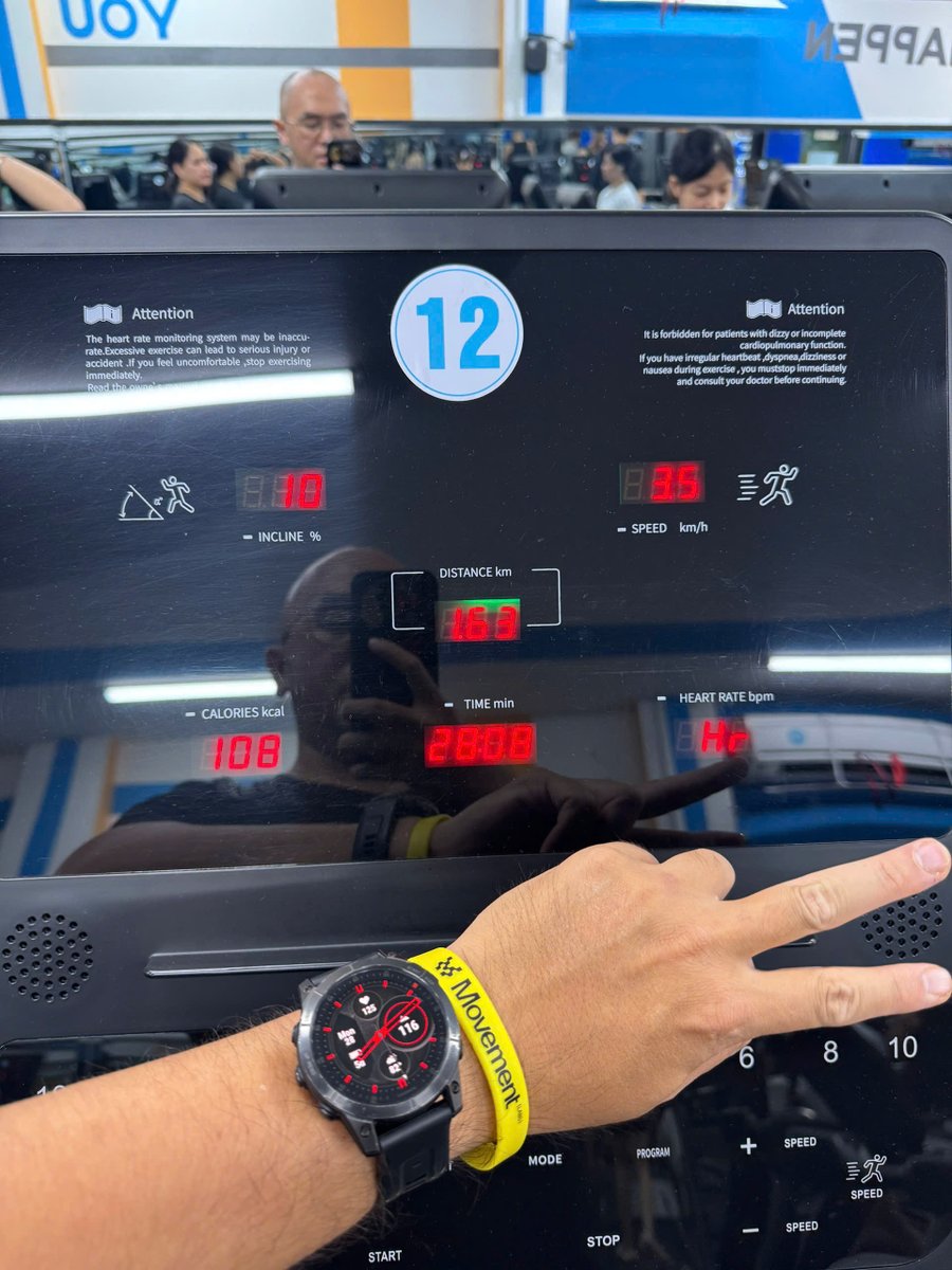 baobao_gems's tweet image. 🪞ƯỚC MƠ NĂM ẤY BẠN TỪNG THẮP SÁNG MỖI TỐI… GIỜ ĐANG Ở ĐÂU?

Bạn từng muốn trở nên giỏi.
Không phải để hơn người – mà để xứng đáng với chính phiên bản mà bạn từng tin mình sẽ trở thành.
Nhưng…
Sự xuất sắc không nằm trong danh sách “cần thiết để…