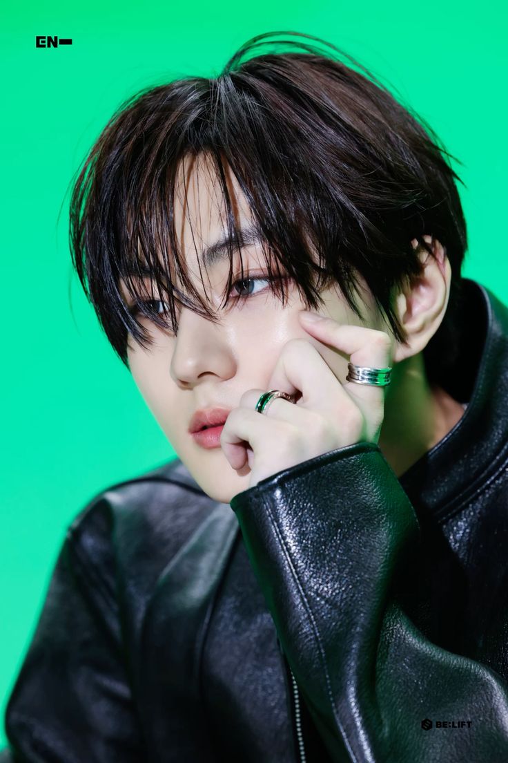 jnugwonie's tweet image. he&apos;s really aging backward 😭

2023                                     2025