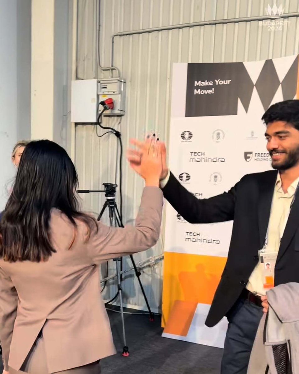 Indian 🇮🇳 Teenagers are dominating the Chess World! ❤️

18-year-old Gukesh wins the World Championship and 19-year-old Divya Deshmukh wins the World Cup! 🙌🏻