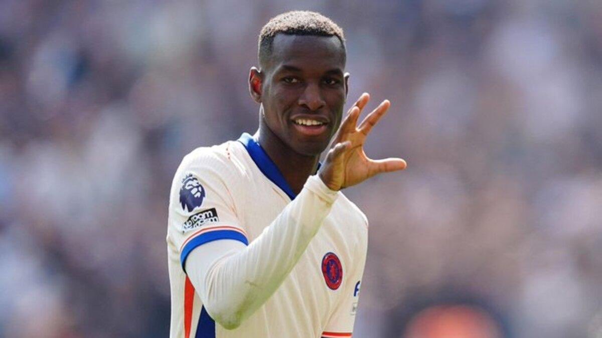 NUFCJordd's tweet image. Newcastle have already made preliminary contact on Nicolas Jackson but Chelsea are quoting teams an astronomical £80m. 

Sources believe Newcastle’s valuation is closer to £65m 🤯

Not even worth £40m in my opinion. #NUFC 

(@MsiDouglas)