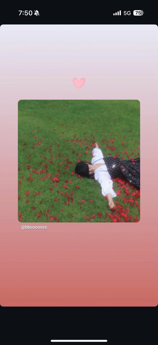 roundcat_Boo's tweet image. 승가니 인스스

누나 노래 나와서 하트 붙여서 올린 거 넘 코엽
부가네 막둥이 ♡
