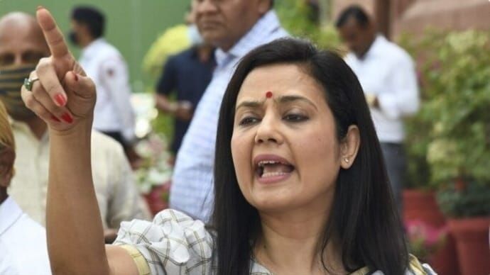 SarcasticGid's tweet image. If @MahuaMoitra is so sure Bangladesh has better quality of life, infrastructure, and governance,
why not cross the border and enjoy it firsthand?

No visa issues, just take your mic, misery &amp;amp; misplaced pride with you. 😌

#MahuaMoitra #BangladeshIsCalling #WhyComplainFromHere…
