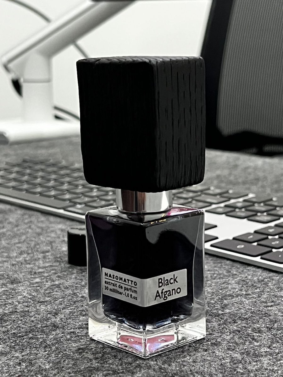 perfumemonk's tweet image. 🖤 Nasomatto Black Afgano — The Dark Bombshell
🔥 Many asking me about this?
Here’s my answer:
💣 Just wear this bomb. That’s it.
It doesn’t speak — it intimidates.
It doesn’t whisper — it dominates.
It doesn’t ask — it commands.
🧪 Notes (Undisclosed but felt):
Hashish 🌿…