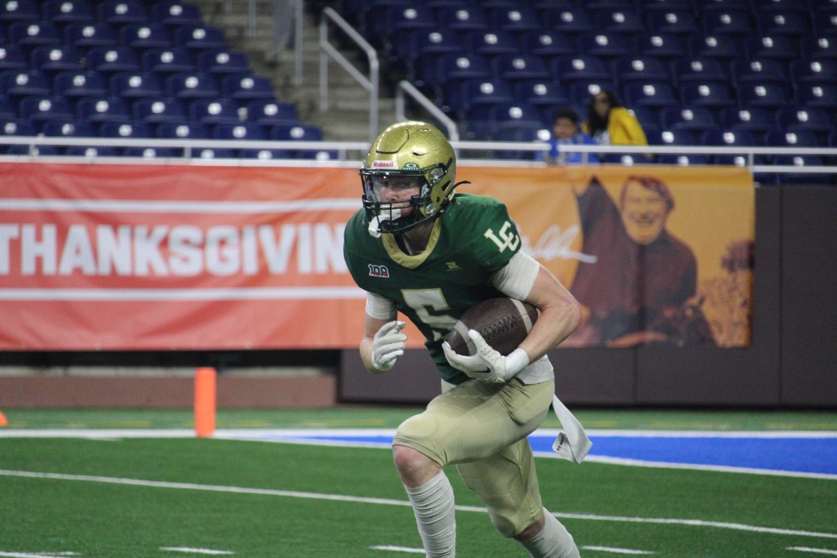 MichFBFrenzy's tweet image. 31 more days until Michigan High School football kicks off around the state!
📸: @MIGameDay