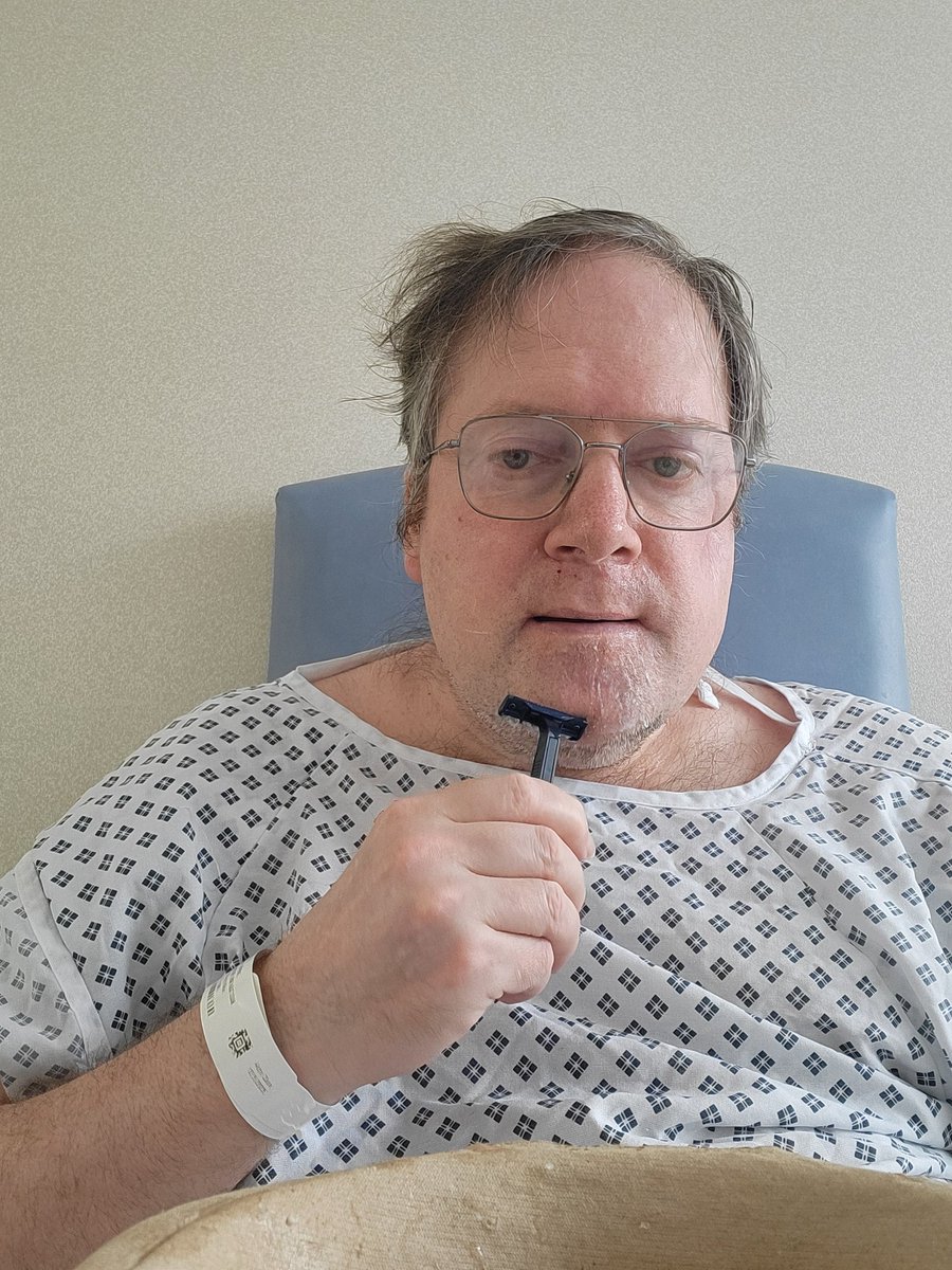 TimmyUk's tweet image. ... shave time again wearing my excellent glasses watching Golf on SkyGo in sideroom in hospital ... ๐ฅ ๐ ๐จ ๐งโโ๏ธ ๐ฑ ๐ผ ๐คณ ๐ฐ ๐ก ๐