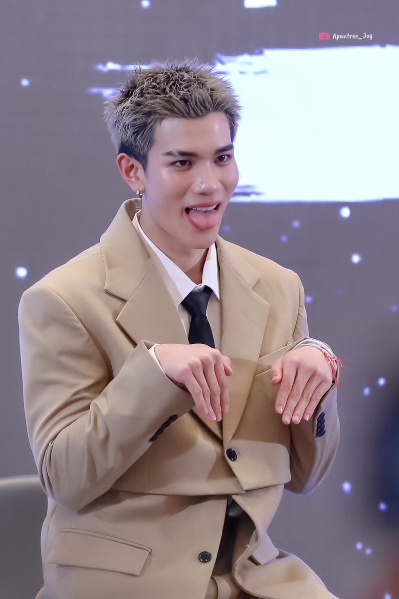 Apantree_joy's tweet image. 🐶 🥰 @tawattannn 

#Fourth1stFMinShanghai 
#Fourthnattawat #โฟร์ทณัฐวรรธน์ 

[📷#ByApantree]