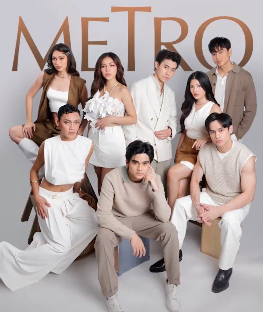 scorpioyaps's tweet image. NATIONβS SON / BOYFRIEND BEING IN THE MIDDLE AS ONE OF THE FACES OF THE SEASON! SLAYEDDDDD