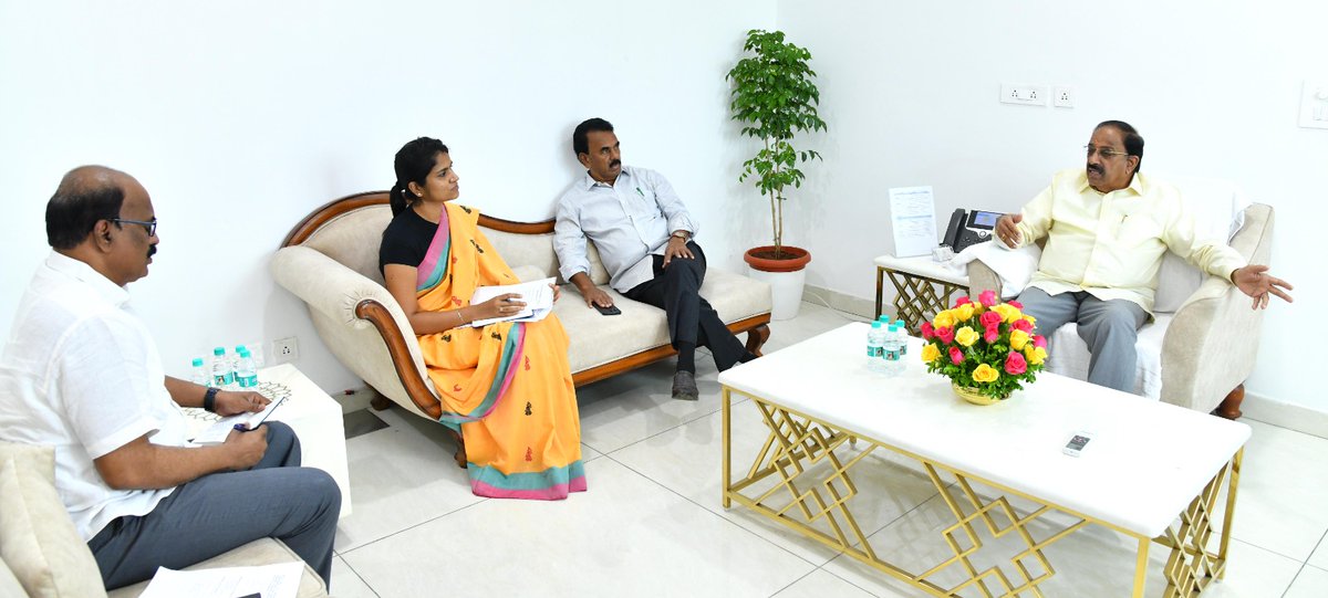 DigitalMediaTG's tweet image. ✳️ ఉమ్మడి ఖమ్మం జిల్లాలో ఉన్న వివిధ చారిత్రక ప్రదేశాలను అభివృద్ధిపరిచి, టూరిజం సెక్టార్‌ను బలోపేతం చేయాలని రాష్ట్ర వ్యవసాయ, మార్కెటింగ్‌, హార్టికల్చర్‌, హ్యాండ్లూమ్‌ టెక్స్‌టైల్స్‌ శాఖ మంత్రి శ్రీ @Tummala_INC  అధికారులను ఆదేశించారు. ఈరోజు డాక్టర్‌ బి. ఆర్‌. అంబేద్కర్‌ రాష్ట్ర…
