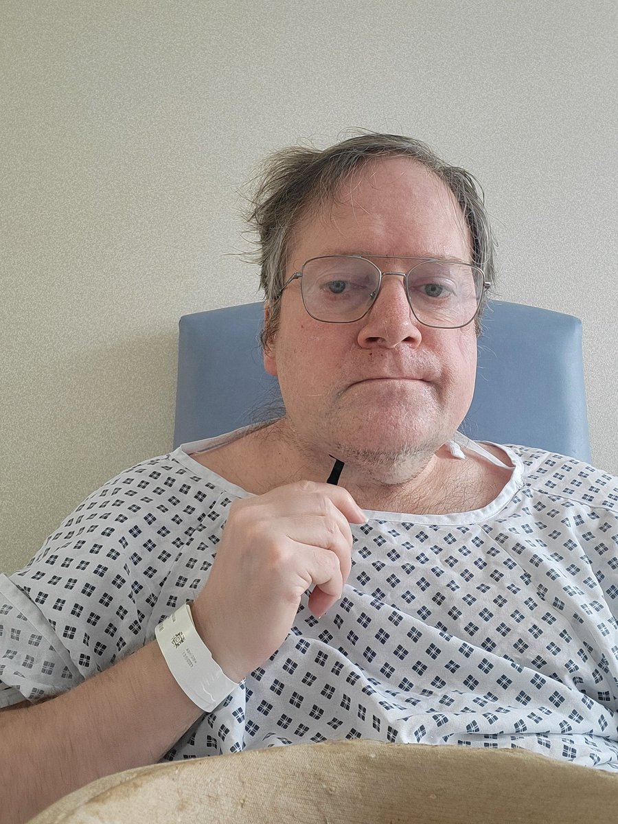 TimmyUk's tweet image. ... shave time again wearing my excellent glasses and Golf on SkyGo in sideroom in hospital ... ๐ฅ ๐ ๐จ ๐งโโ๏ธ ๐ฑ ๐ผ ๐คณ ๐ฐ ๐ก ๐
