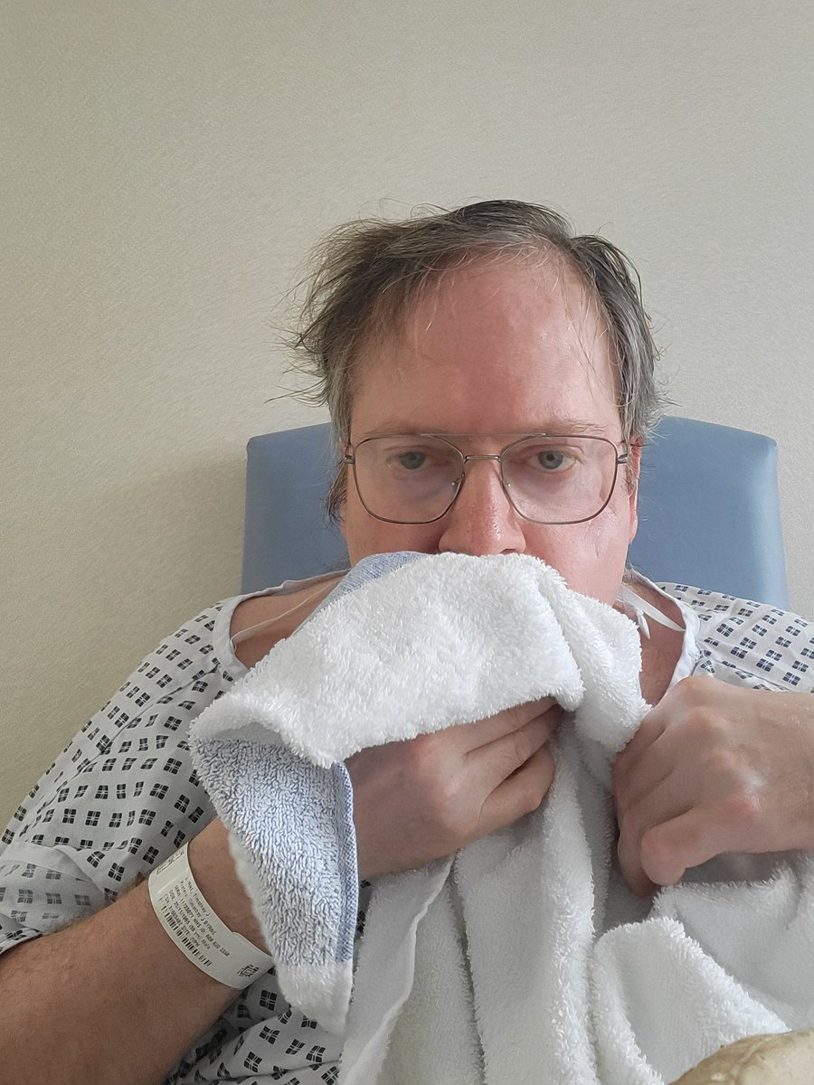 TimmyUk's tweet image. ... shave time again wearing my excellent glasses and Golf on SkyGo in sideroom in hospital ... ๐ฅ ๐ ๐จ ๐งโโ๏ธ ๐ฑ ๐ผ ๐คณ ๐ฐ ๐ก ๐