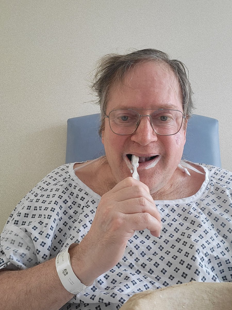 TimmyUk's tweet image. ... teeth cleaning time wearing my excellent glasses watching Golf on SkyGo in sideroom in hospital ... ๐ฅ ๐ ๐จ ๐งโโ๏ธ ๐ฑ ๐ผ ๐คณ ๐ฐ ๐ก ๐ ๐ ๐