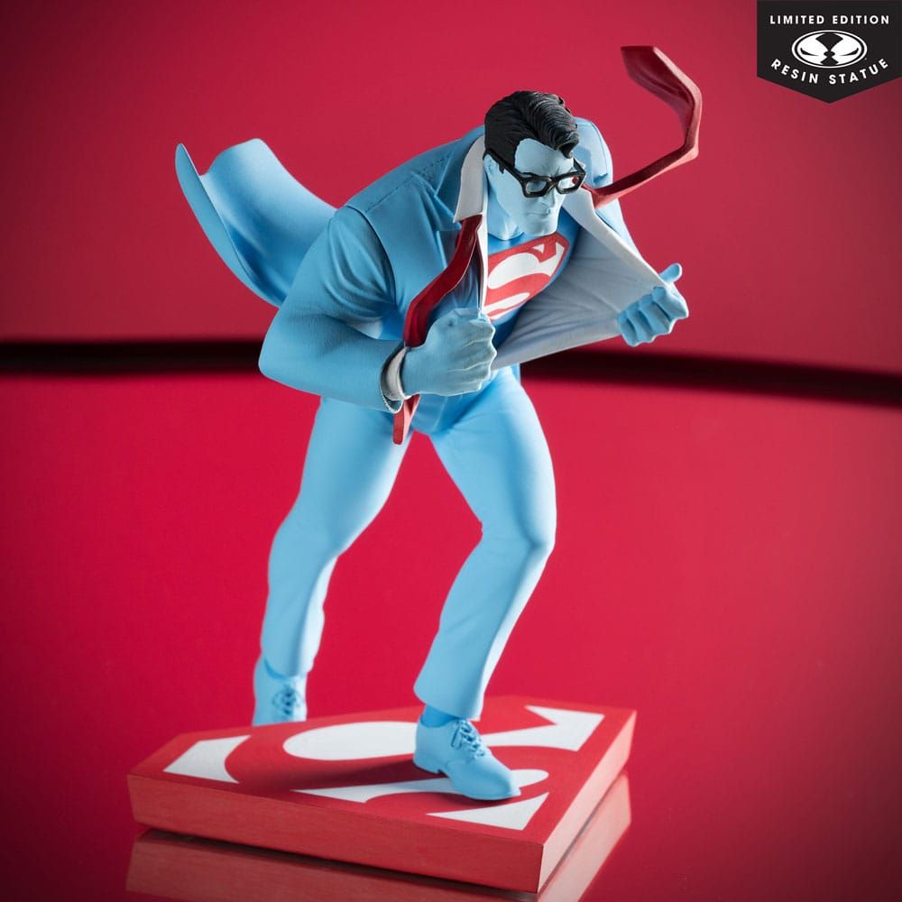 Around the world, everyone knows that when they see a red and blue streak in the sky, it's not a bird...it's not a plane...it's Superman™! 
Preorder now! 
archo.co/4f9GhZX 

#Superman #DCDirect #Statues