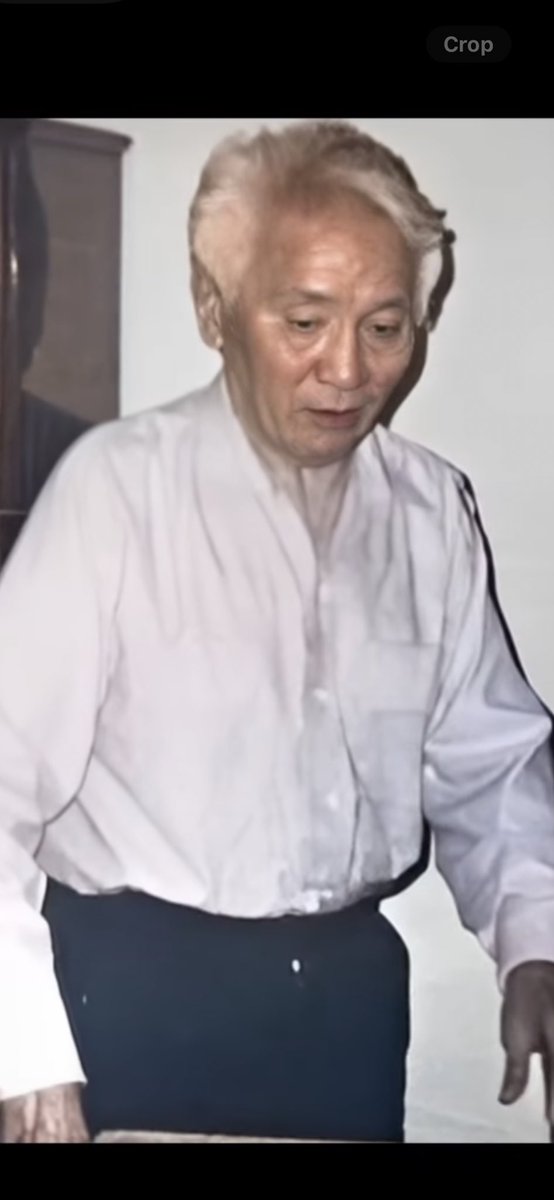 Энэ хүн чөмөгөө  дундартал улсаа хөгжүүлсэн чинь хүний нутагт аваачаад тавьсан бдаг наасан.