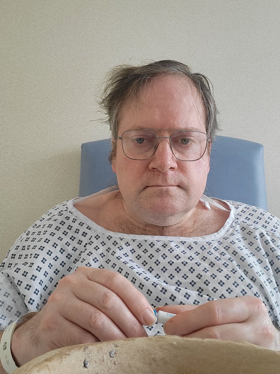 TimmyUk's tweet image. ... teeth cleaning time wearing my excellent glasses watching Golf on SkyGo in sideroom in hospital .. ๐ฅ ๐ ๐จ ๐งโโ๏ธ ๐ฑ ๐คณ ๐ผ ๐ฐ ๐ก ๐ ๐ ๐