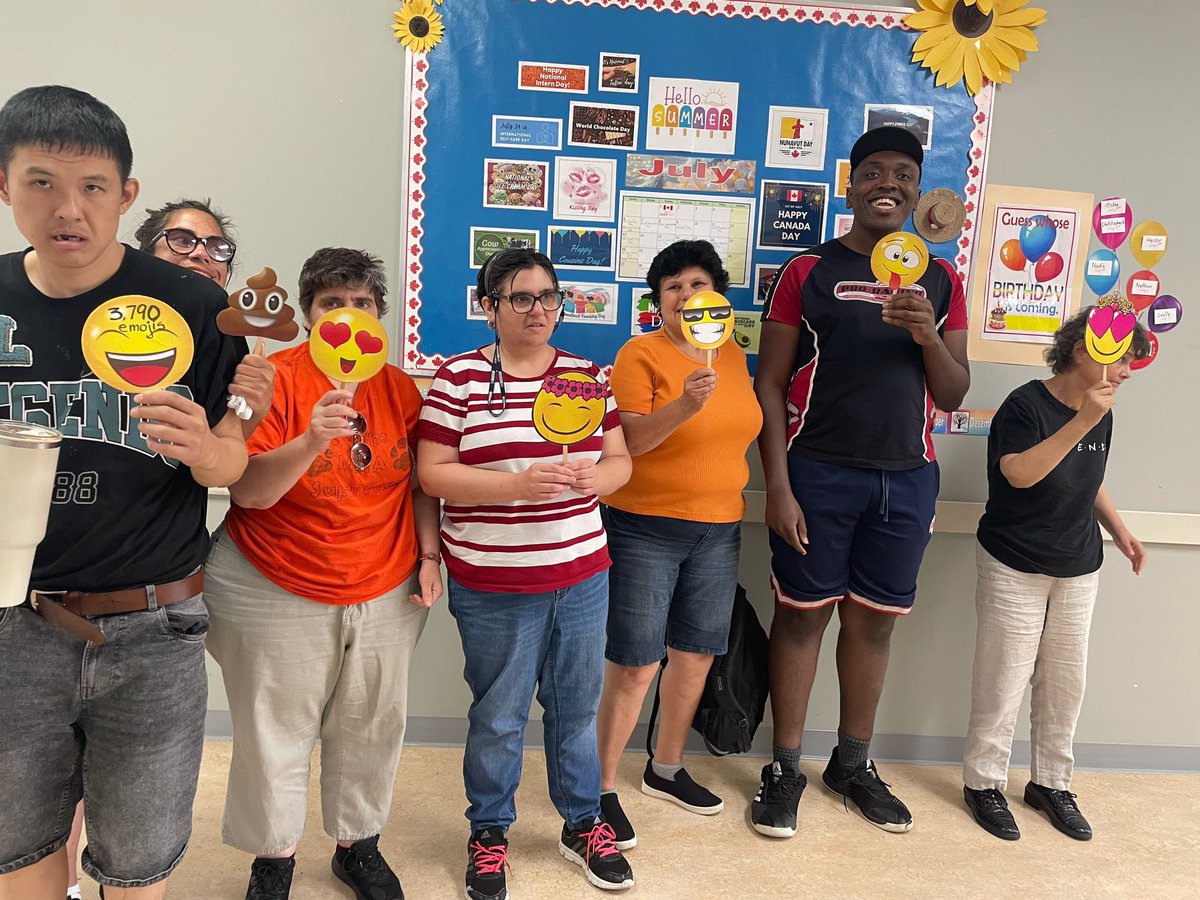 MetaCentre1986's tweet image. We celebrated World Emoji Day at Meta! 😄🎉
Because sometimes, a single emoji says it all — from big laughs 😂 to big love 💙. It was a day full of fun, feelings, and emoji-filled creativity! 🧠✨ #WorldEmojiDay #MetaMoments #ExpressYourself