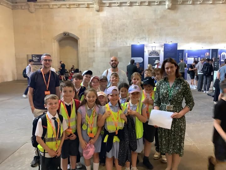 I was delighted to meet with the children of St Vincent's in Parliament just before recess. 

I'm so glad that they had the opportunity to visit Parliament, speak with their MP and learn how what happens in Westminster affects them.